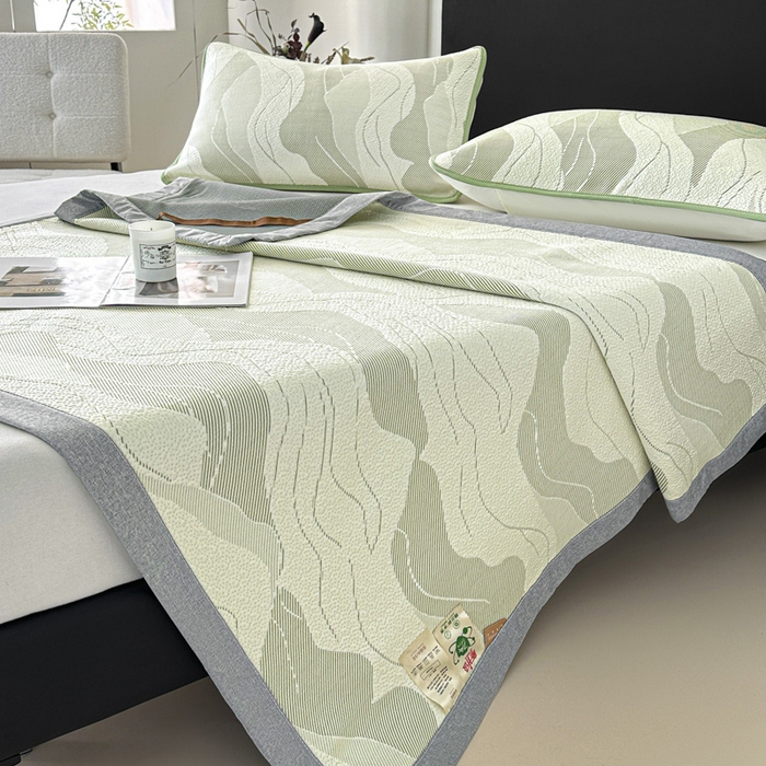 91家纺网 家纺一手货源 找家纺 鑫钰 2025新款A类进口PE高冷感凉席高端聚乙烯凉豆豆高克重480克冰丝凉席床席三件套 沁夏-青柠绿