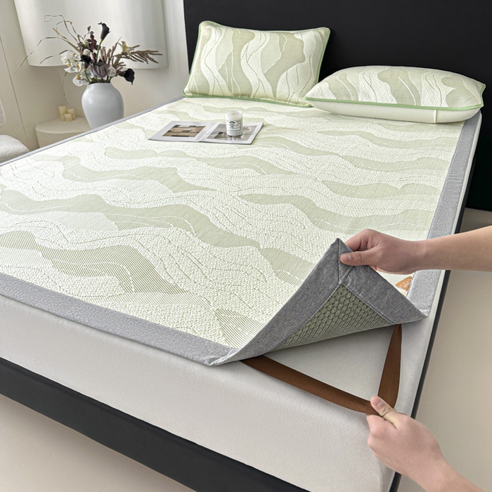 91家纺网 家纺一手货源 找家纺 鑫钰 2025新款A类进口PE高冷感凉席高端聚乙烯凉豆豆高克重480克冰丝凉席床席三件套 沁夏-青柠绿