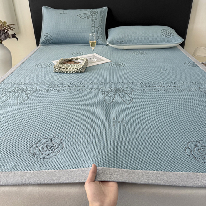 鑫钰 2025新款A类进口PE高冷感凉席高端聚乙烯凉豆豆高克重480克冰丝凉席床席三件套 山茶物语-蓝