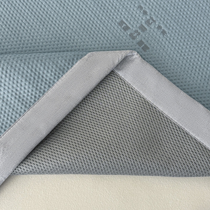 91家纺网 家纺一手货源 找家纺 鑫钰 2025新款A类进口PE高冷感凉席高端聚乙烯凉豆豆高克重480克冰丝凉席床席三件套 山茶物语-蓝