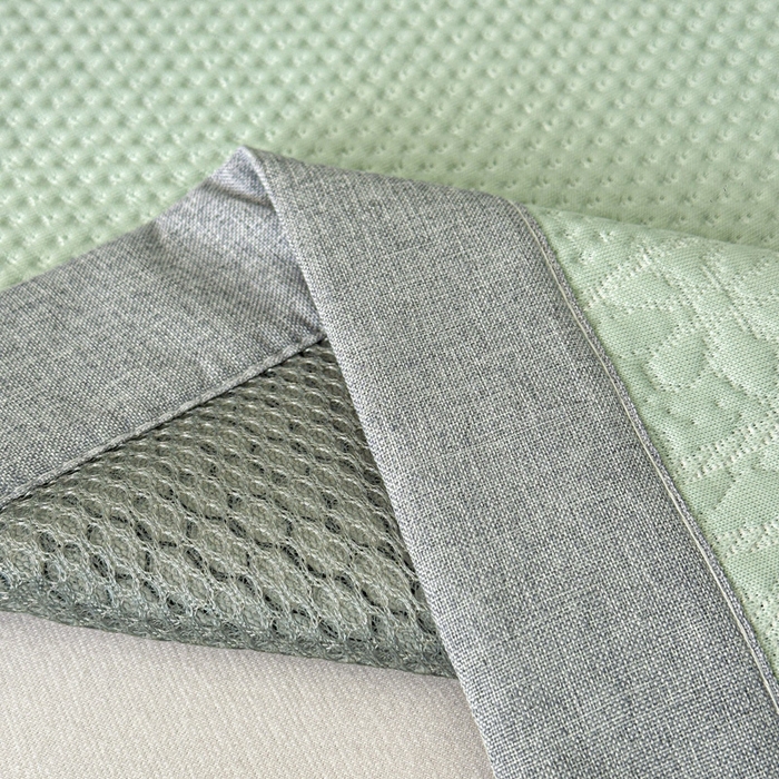 91家纺网 家纺一手货源 找家纺 鑫钰 2025新款A类进口PE高冷感凉席高端聚乙烯凉豆豆高克重480克冰丝凉席床席三件套 山茶物语-绿