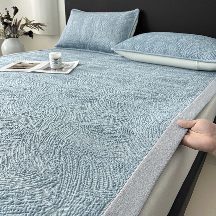 91家纺网 家纺一手货源 找家纺 鑫钰 2025新款A类进口PE高冷感凉席高端聚乙烯凉豆豆高克重480克冰丝凉席床席三件套 云锦-冰川蓝
