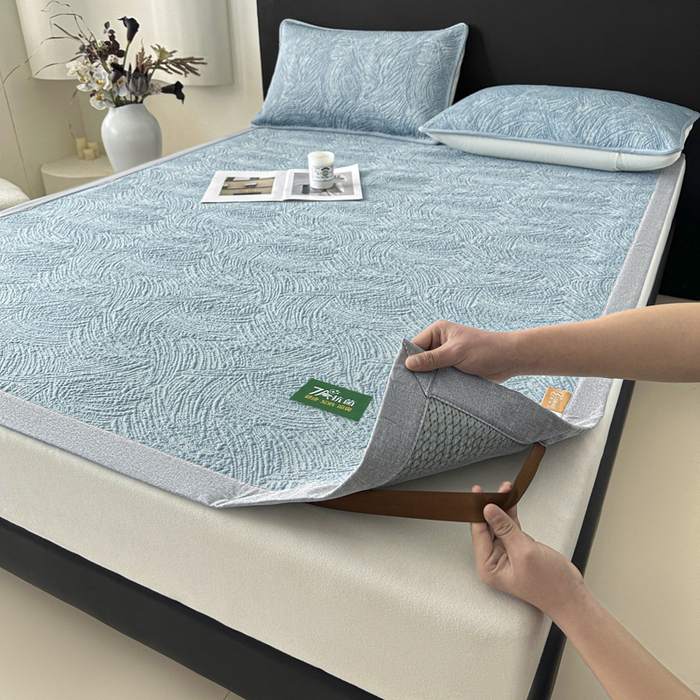 91家纺网 家纺一手货源 找家纺 鑫钰 2025新款A类进口PE高冷感凉席高端聚乙烯凉豆豆高克重480克冰丝凉席床席三件套 云锦-冰川蓝