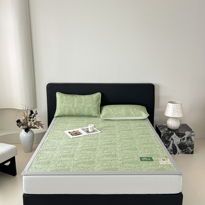 91家纺网 家纺一手货源 找家纺 鑫钰 2025新款A类进口PE高冷感凉席高端聚乙烯凉豆豆高克重480克冰丝凉席床席三件套 云锦-水绿