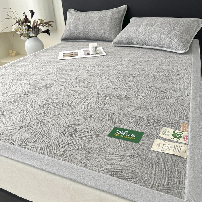 91家纺网 家纺一手货源 找家纺 鑫钰 2025新款A类进口PE高冷感凉席高端聚乙烯凉豆豆高克重480克冰丝凉席床席三件套 云锦-银灰