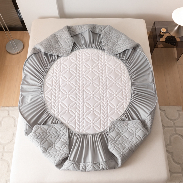 91家纺网 家纺一手货源 找家纺 鑫钰 2025新款防水夹棉防水床笠-花穗 花穗-低调灰