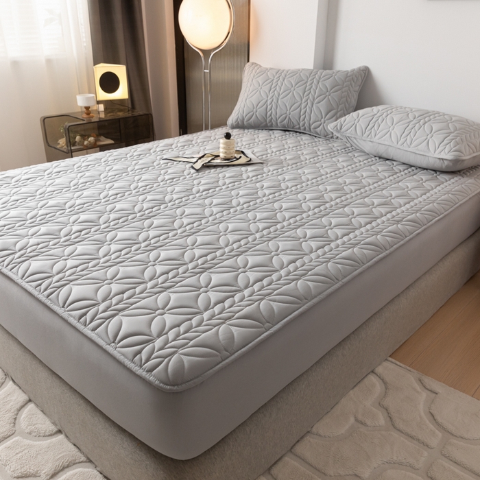 91家纺网 家纺一手货源 找家纺 鑫钰 2025新款防水夹棉防水床笠-花穗 花穗-低调灰