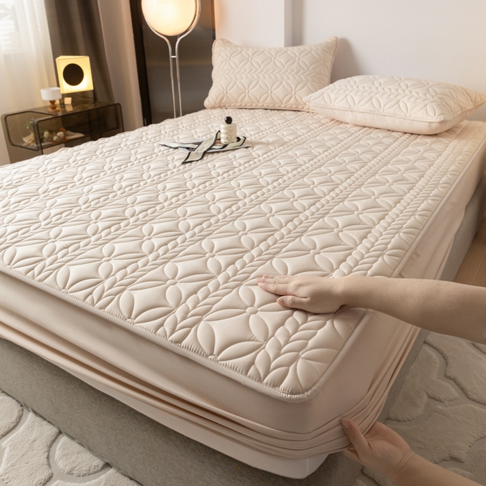 91家纺网 家纺一手货源 找家纺 鑫钰 2025新款防水夹棉防水床笠-花穗 花穗-香槟驼