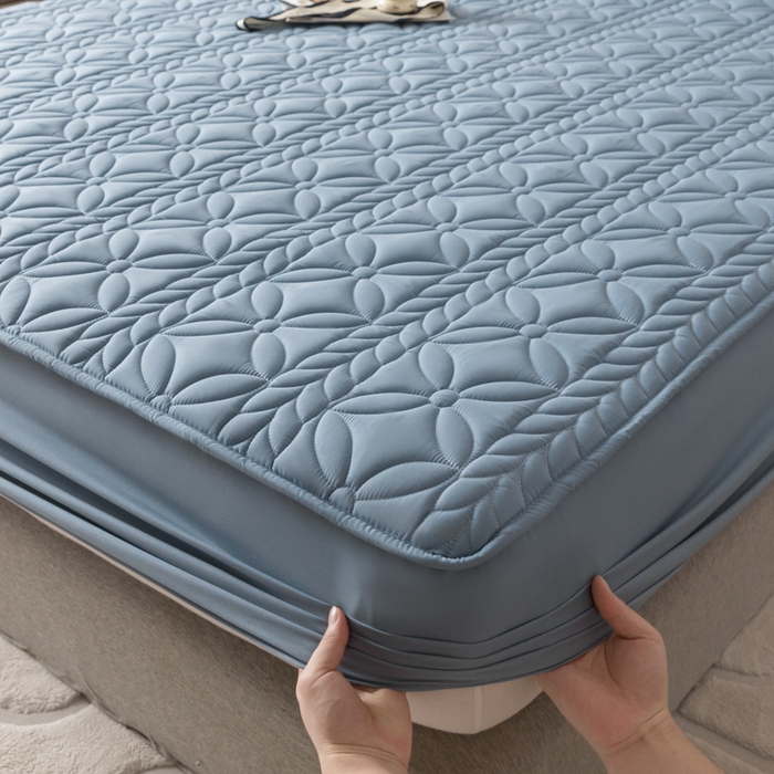 91家纺网 家纺一手货源 找家纺 鑫钰 2025新款防水夹棉防水床笠-花穗 花穗-优雅蓝