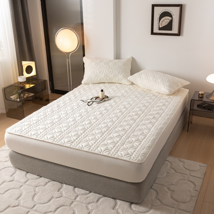 91家纺网 家纺一手货源 找家纺 鑫钰 2025新款防水夹棉防水床笠-花穗 花穗-月光白