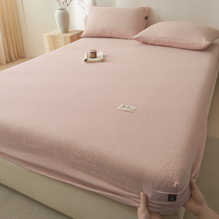 91家纺网 家纺一手货源 找家纺 鑫钰 2025新款纯色系列全棉双层皱皱纱床单-床笠 仙女粉-床笠