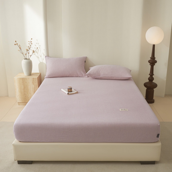 91家纺网 家纺一手货源 找家纺 鑫钰 2025新款纯色系列全棉双层皱皱纱床单-床笠 香妃紫-床笠