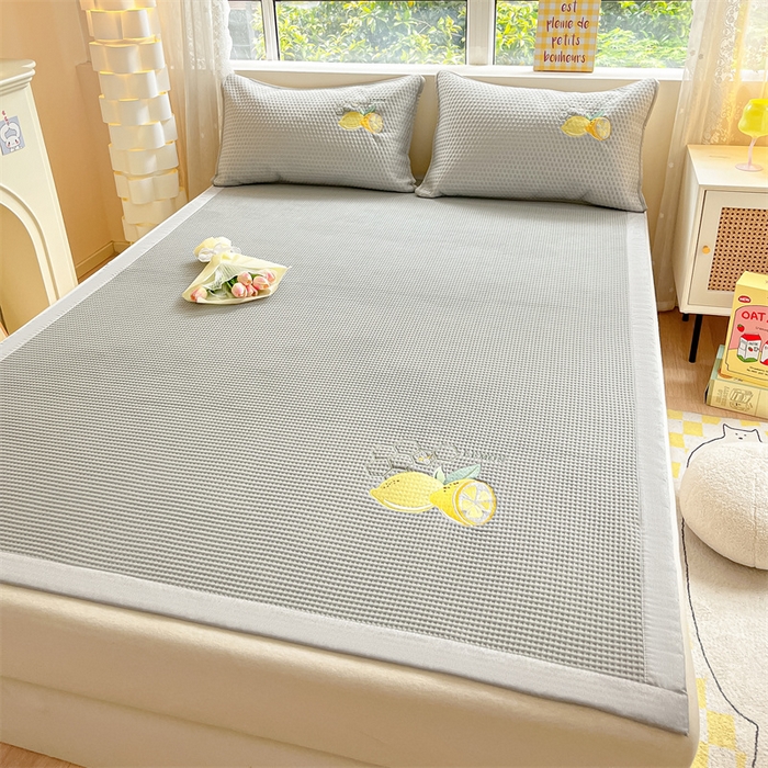 91家纺网 家纺一手货源 找家纺 （总）鑫钰 2025新款超速凉感冰丝绣花凉席-床席款