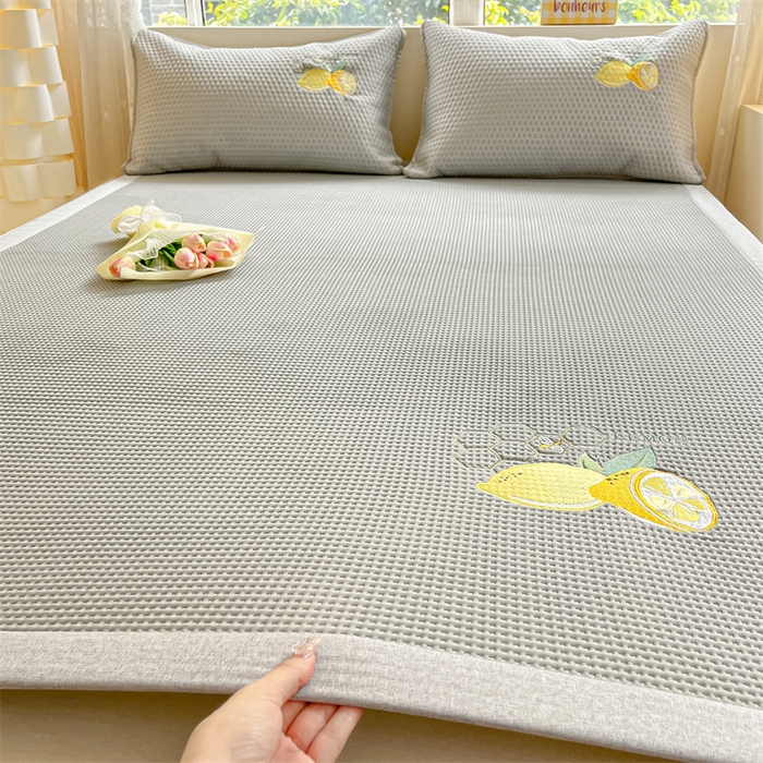 鑫钰 2025新款超速凉感冰丝绣花凉席-床席款 冰柠檬-华夫格灰（床席款）