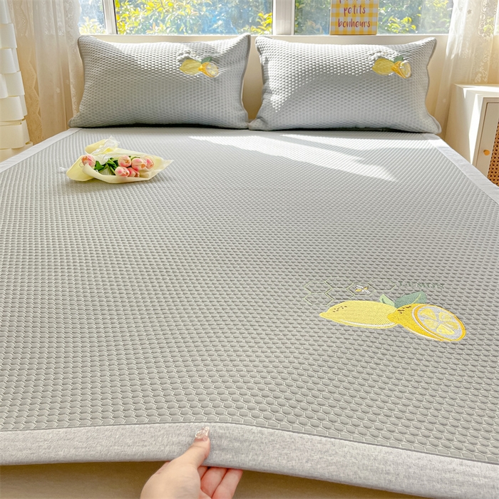 鑫钰 2025新款超速凉感冰丝绣花凉席-床席款 冰柠檬-冰豆豆灰（床席款）