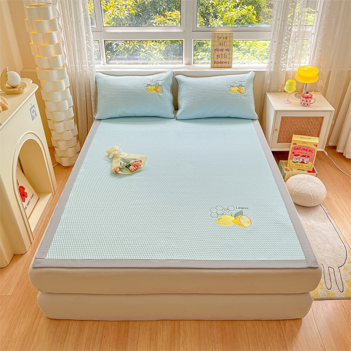 91家纺网 家纺一手货源 找家纺 鑫钰 2025新款超速凉感冰丝绣花凉席-床席款 冰柠檬-冰豆豆蓝（床席款）