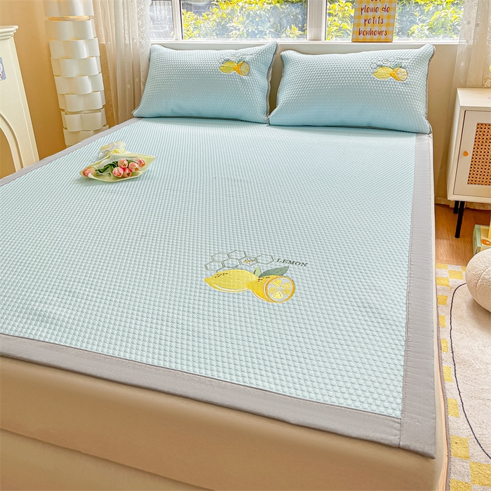 91家纺网 家纺一手货源 找家纺 鑫钰 2025新款超速凉感冰丝绣花凉席-床席款 冰柠檬-冰豆豆蓝（床席款）