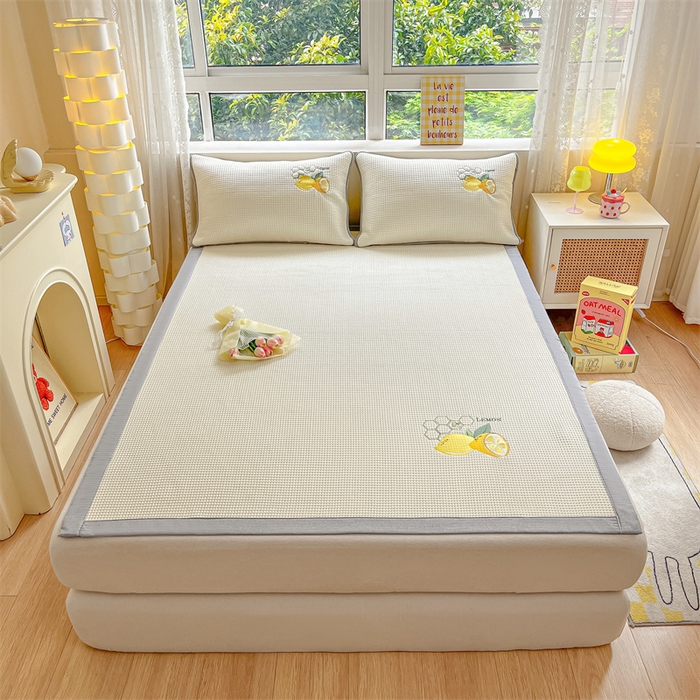 91家纺网 家纺一手货源 找家纺 鑫钰 2025新款超速凉感冰丝绣花凉席-床席款 冰柠檬-华夫格米（床席款）