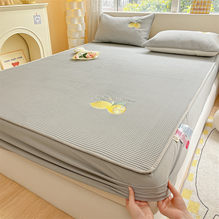 91家纺网 家纺一手货源 找家纺 （总）鑫钰 2025新款超速凉感冰丝绣花凉席-床笠款