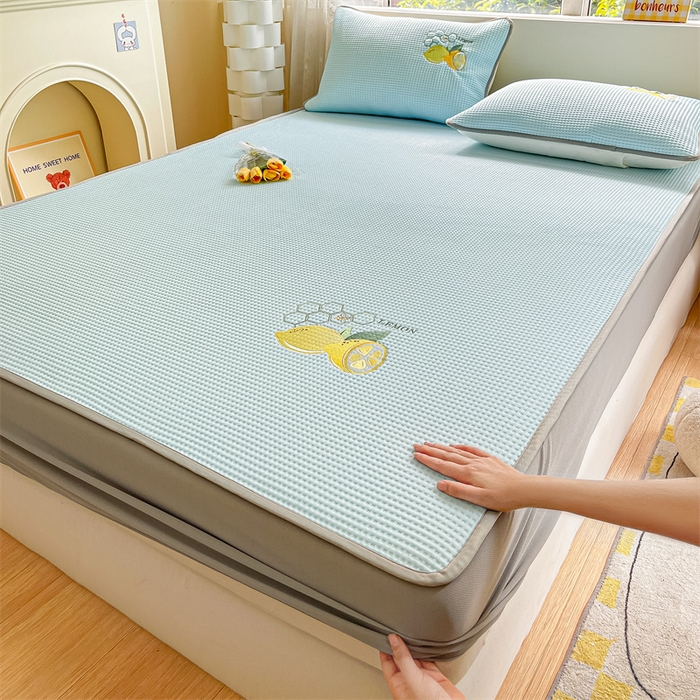 91家纺网 家纺一手货源 找家纺 （总）鑫钰 2025新款超速凉感冰丝绣花凉席-床笠款