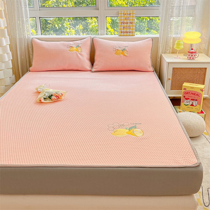 91家纺网 家纺一手货源 找家纺 鑫钰 2025新款超速凉感冰丝绣花凉席-床笠款 冰柠檬-冰豆豆粉（床笠款）