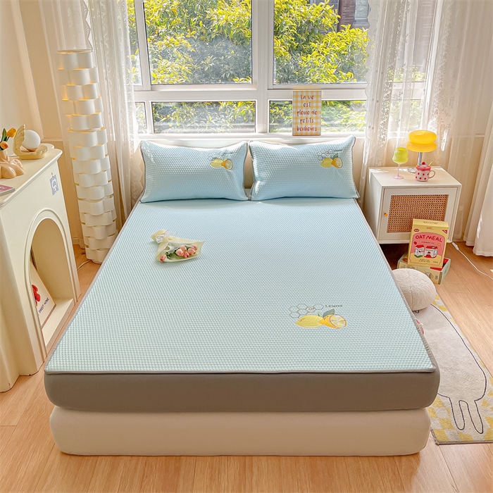 91家纺网 家纺一手货源 找家纺 鑫钰 2025新款超速凉感冰丝绣花凉席-床笠款 冰柠檬-冰豆豆蓝（床笠款）