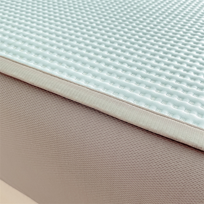 91家纺网 家纺一手货源 找家纺 鑫钰 2025新款超速凉感冰丝绣花凉席-床笠款 冰柠檬-华夫格蓝（床笠款）