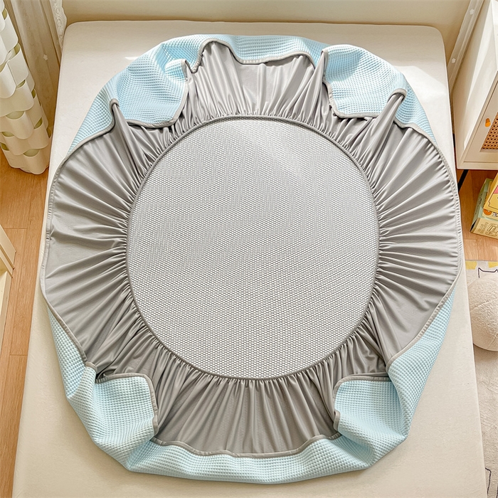 91家纺网 家纺一手货源 找家纺 鑫钰 2025新款超速凉感冰丝绣花凉席-床笠款 冰柠檬-华夫格蓝（床笠款）