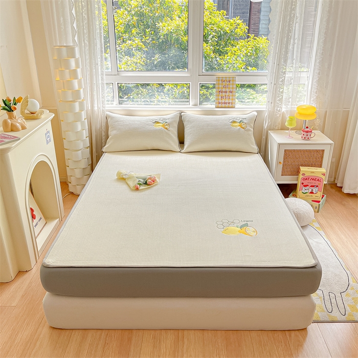 91家纺网 家纺一手货源 找家纺 鑫钰 2025新款超速凉感冰丝绣花凉席-床笠款 冰柠檬-华夫格米（床笠款）