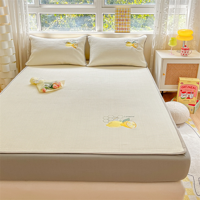 91家纺网 家纺一手货源 找家纺 鑫钰 2025新款超速凉感冰丝绣花凉席-床笠款 冰柠檬-华夫格米（床笠款）