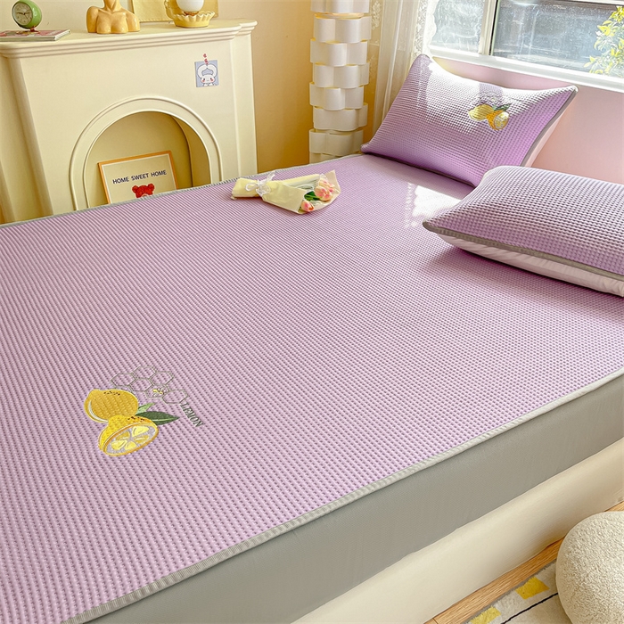 91家纺网 家纺一手货源 找家纺 鑫钰 2025新款超速凉感冰丝绣花凉席-床笠款 冰柠檬-华夫格紫（床笠款）