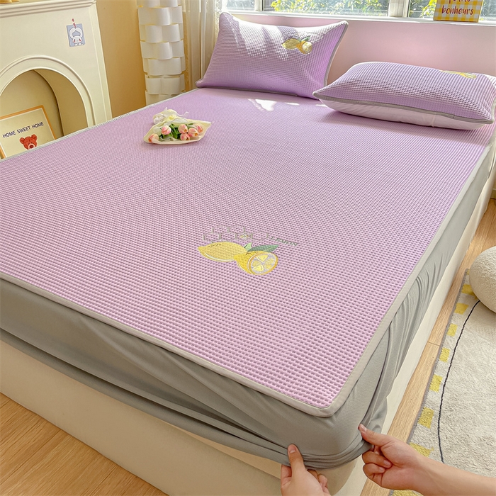 91家纺网 家纺一手货源 找家纺 鑫钰 2025新款超速凉感冰丝绣花凉席-床笠款 冰柠檬-华夫格紫（床笠款）