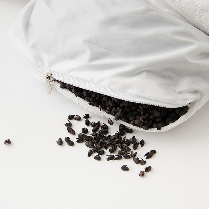 91家纺网 家纺一手货源 找家纺 境月枕芯坊 2025新款可拆洗卡通黑苦荞麦枕头枕芯 蓝色-小号 30*50*5cm/只