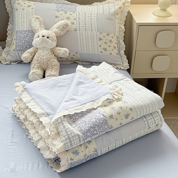 91家纺网 家纺一手货源 找家纺 芯贝儿 2025新款全m花边木m邹邹双层纱水洗m夏被四件套 百福蓝