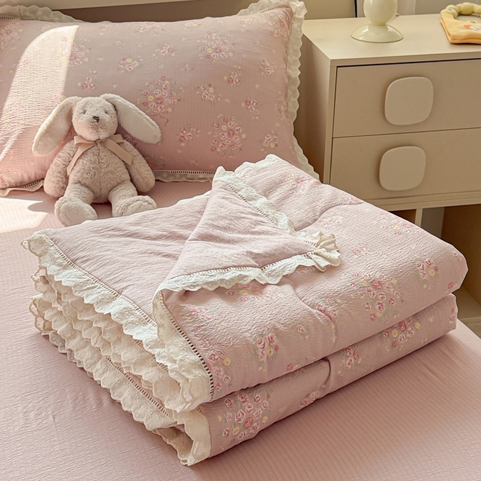 91家纺网 家纺一手货源 找家纺 芯贝儿 2025新款全m花边木m邹邹双层纱水洗m夏被四件套 素颜