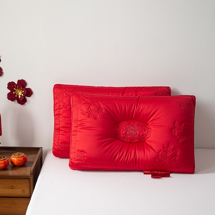 91家纺网 家纺一手货源 找家纺 （总）贤内助家纺 2025新款禧绣盈门婚庆枕保健颈椎枕头枕芯