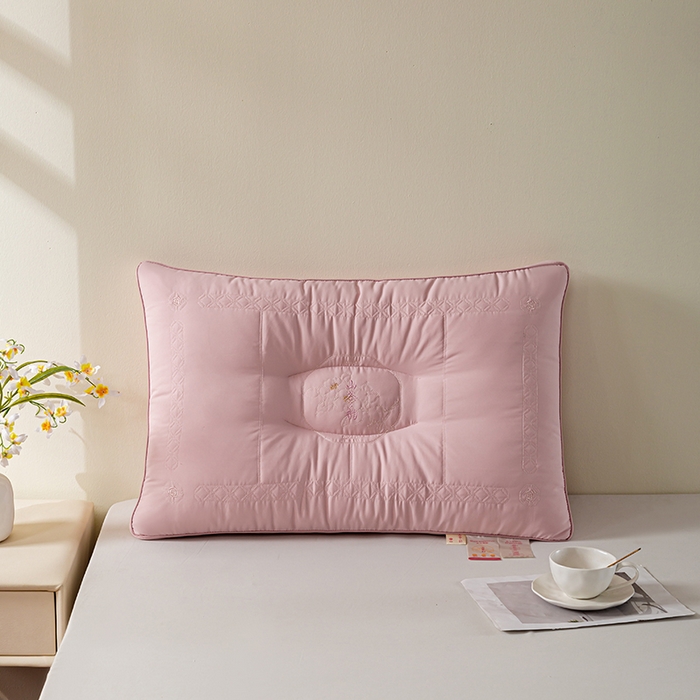 91家纺网 家纺一手货源 找家纺 （总）贤内助家纺 2025新款山茶韵氧颜枕保健枕颈椎枕头枕芯