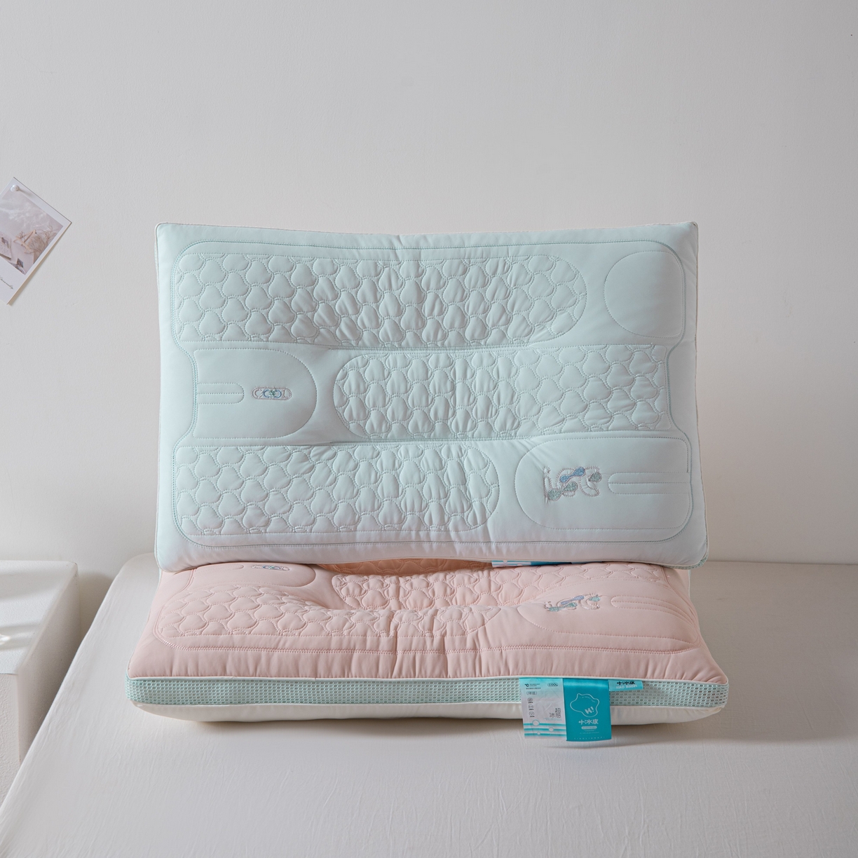 91家纺网 家纺一手货源 找家纺 芯链 2025新款企鹅小海风1号枕 枕头枕芯 企鹅小海风1号枕-蓝色 48x74cm/只