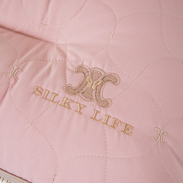 91家纺网 家纺一手货源 找家纺 （总）贤内助家纺 2025新款香风轻奢蛋白枕保健颈椎枕头枕芯