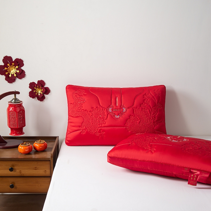 91家纺网 家纺一手货源 找家纺 （总）贤内助家纺 2025新款龙凤呈祥婚庆枕保健颈椎枕头枕芯