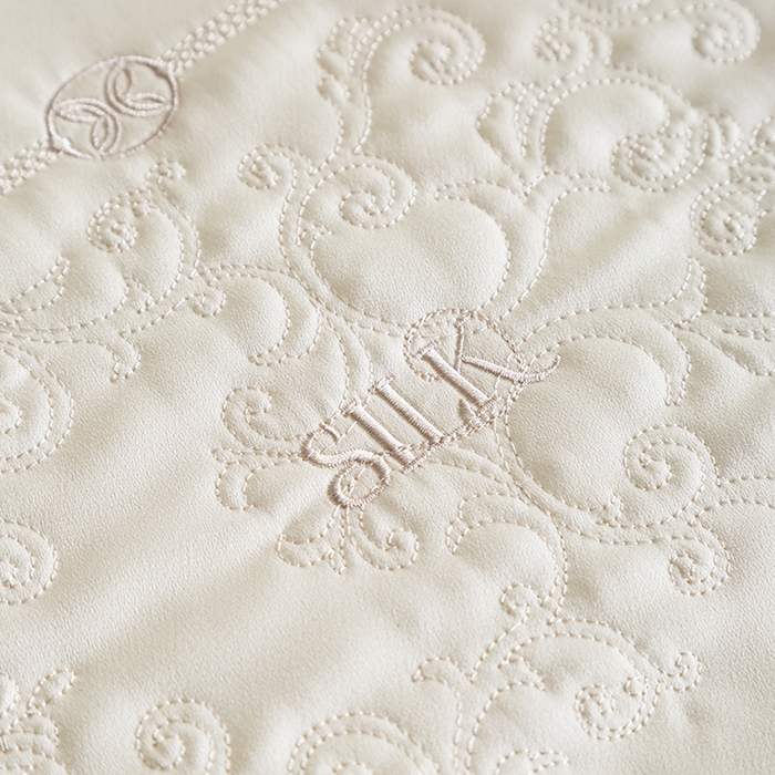 91家纺网 家纺一手货源 找家纺 （总）贤内助家纺 2025新款金钰鎏光枕偏低枕保健枕颈椎枕头枕芯