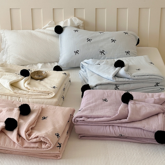 91家纺网 家纺一手货源 找家纺 （总）圆岛家纺 2025新款全棉皱皱纱蝴蝶结刺绣夏被被子被芯