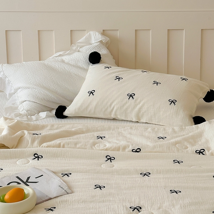 91家纺网 家纺一手货源 找家纺 圆岛家纺 2025新款全棉皱皱纱蝴蝶结刺绣夏被被子被芯 奶油白