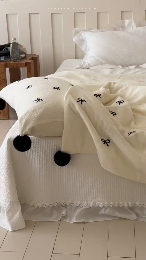 91家纺网 家纺一手货源 找家纺 圆岛家纺 2025新款全棉皱皱纱蝴蝶结刺绣夏被被子被芯 奶油白