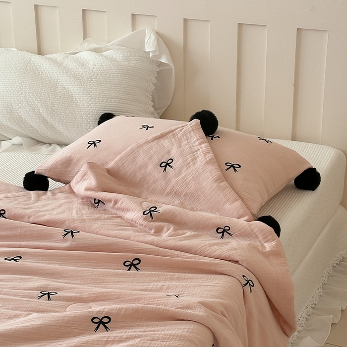 91家纺网 家纺一手货源 找家纺 圆岛家纺 2025新款全棉皱皱纱蝴蝶结刺绣夏被被子被芯 贝壳粉