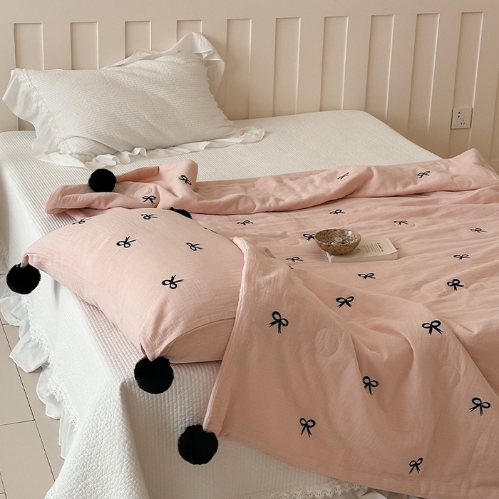 91家纺网 家纺一手货源 找家纺 圆岛家纺 2025新款全棉皱皱纱蝴蝶结刺绣夏被被子被芯 贝壳粉