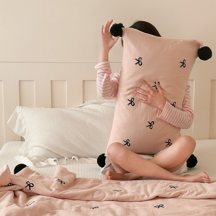 91家纺网 家纺一手货源 找家纺 圆岛家纺 2025新款全棉皱皱纱蝴蝶结刺绣夏被被子被芯 贝壳粉