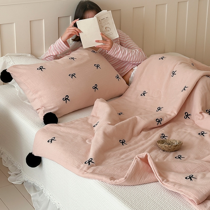 91家纺网 家纺一手货源 找家纺 圆岛家纺 2025新款全棉皱皱纱蝴蝶结刺绣夏被被子被芯 贝壳粉