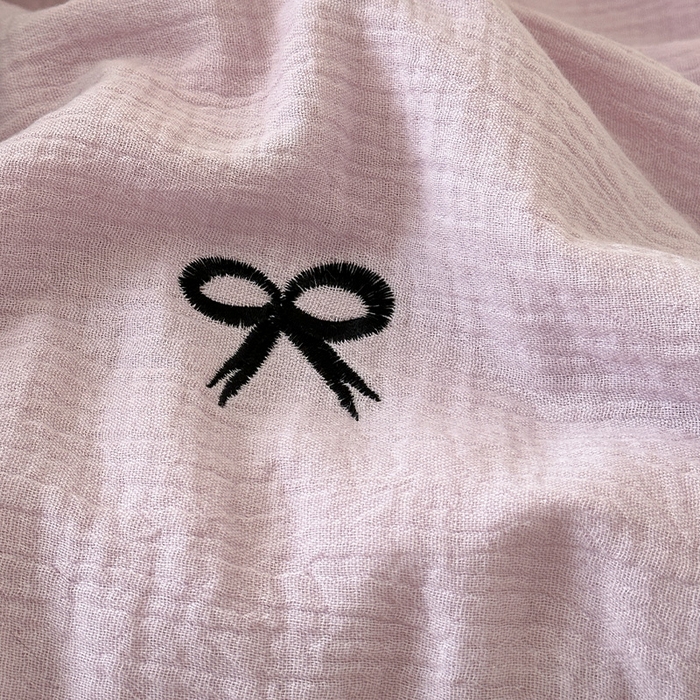 91家纺网 家纺一手货源 找家纺 圆岛家纺 2025新款全棉皱皱纱蝴蝶结刺绣夏被被子被芯 芋泥紫