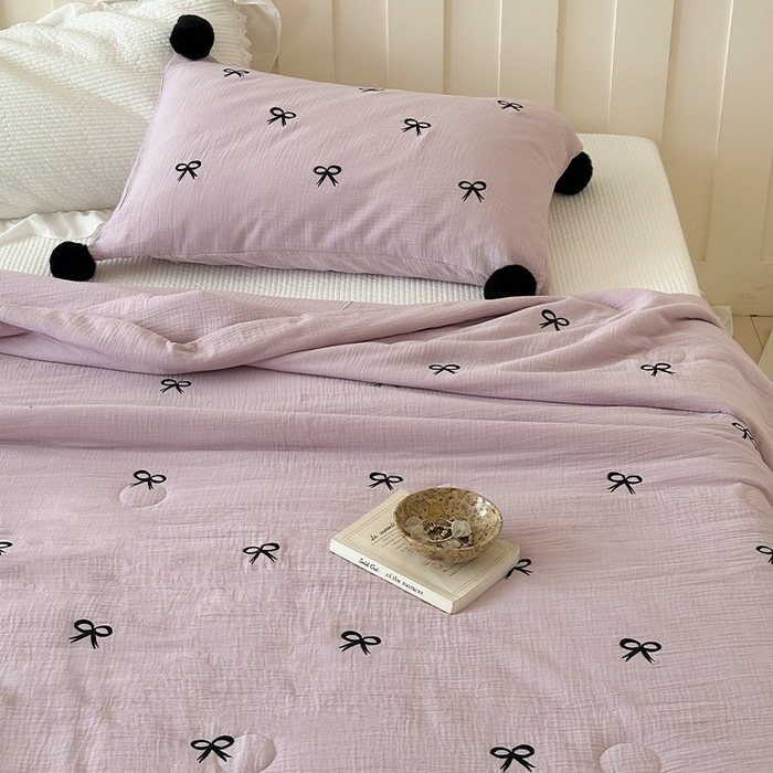 91家纺网 家纺一手货源 找家纺 圆岛家纺 2025新款全棉皱皱纱蝴蝶结刺绣夏被被子被芯 芋泥紫